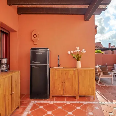 Seaside Duplex With Private Hot Tub Marbella