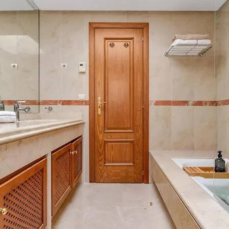 Seaside Duplex With Private Hot Tub Appartamento